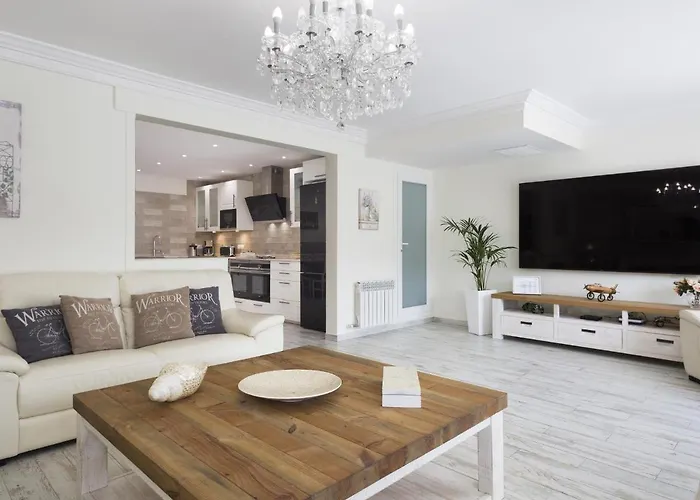 Apartment Spaces Mediterranean 4 Bedroom *