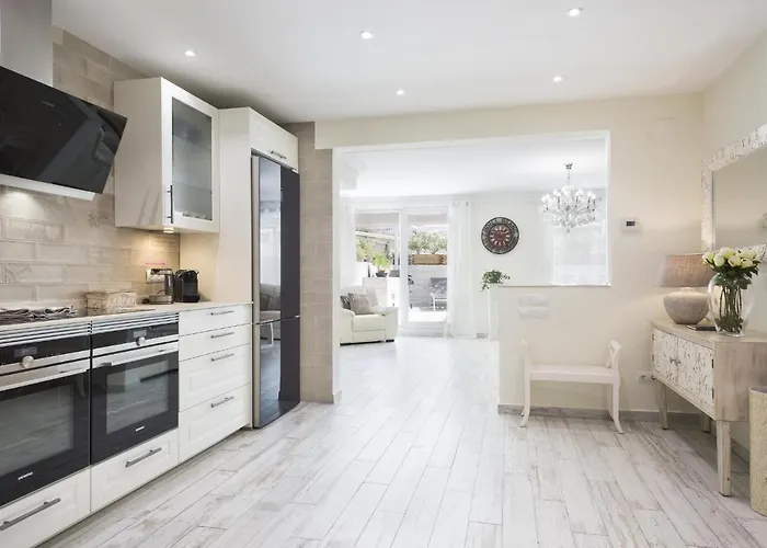 アパート Spaces Mediterranean 4 Bedroom